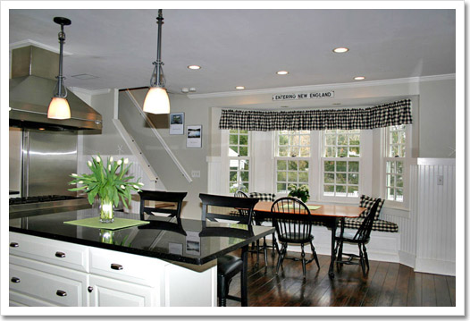 View 11 - 376 North Main Street