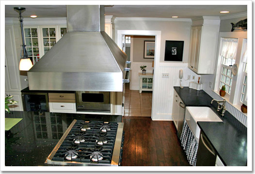 View 13 - 376 North Main Street