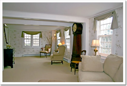 View 19 - 376 North Main Street