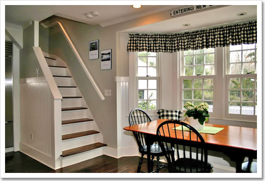 View 21 - 376 North Main Street