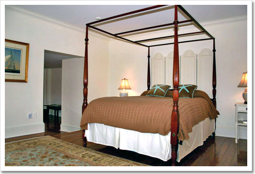 View 24 - 376 North Main Street