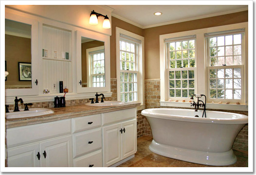 View 25 - 376 North Main Street