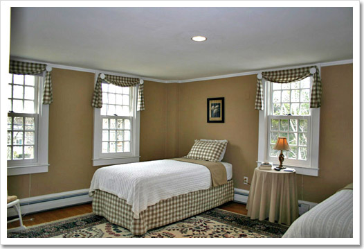 View 29 - 376 North Main Street